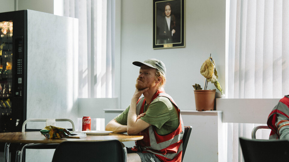 Bugonia: Jesse Plemons Saves the Planet from Aliens