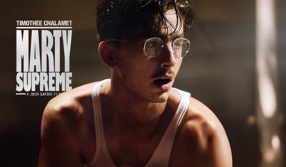 Тимоте Шаламе в роли Марти Маузера