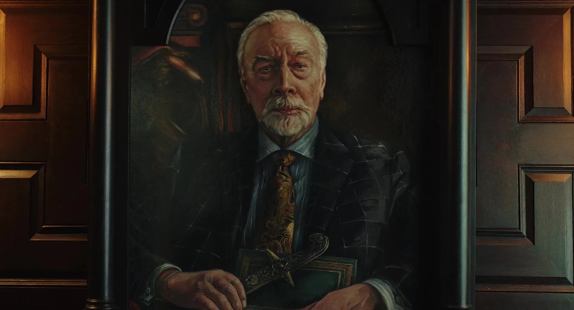 Харлан хмурится